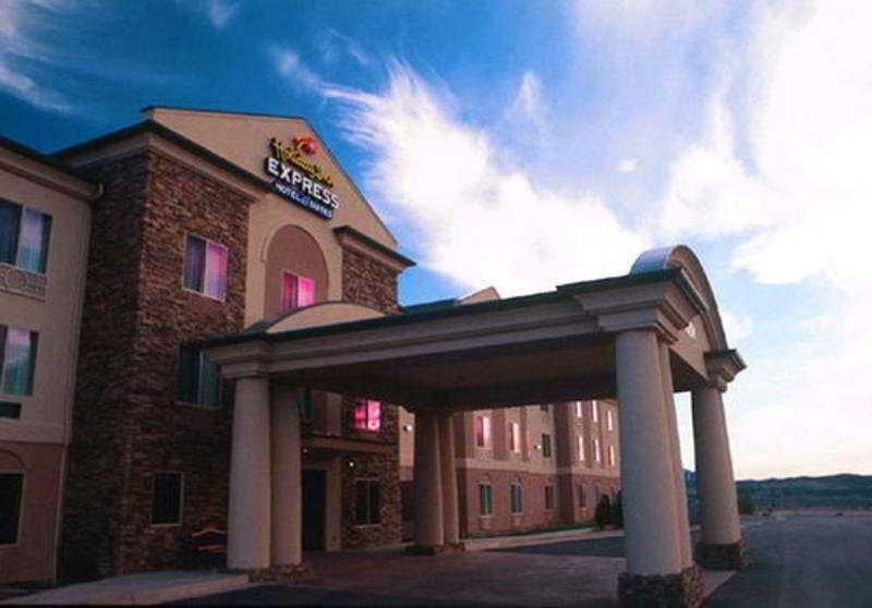 Holiday Inn Express Hotel & Suites Cedar City By Ihg Exterior foto